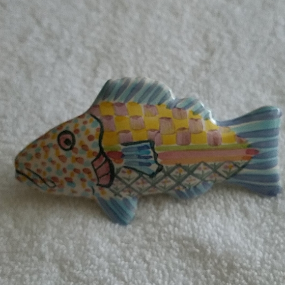Mackenzie Childs set of 2 fish shaped drawer pulls - Picture 4 of 6